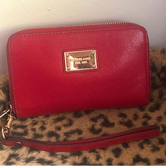 EUC red coach wristlet - Picture 1 of 4